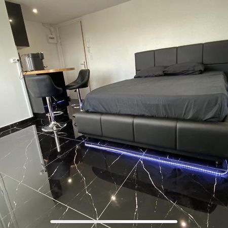 Bella Vita - Studio Tout Equipe - Tv Netflix - Centre Ville 100M- Gare 50M - Basilique 200M Лізьє Екстер'єр фото